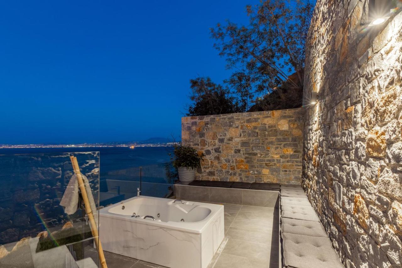 Rocca Al Mare Seaside Villa