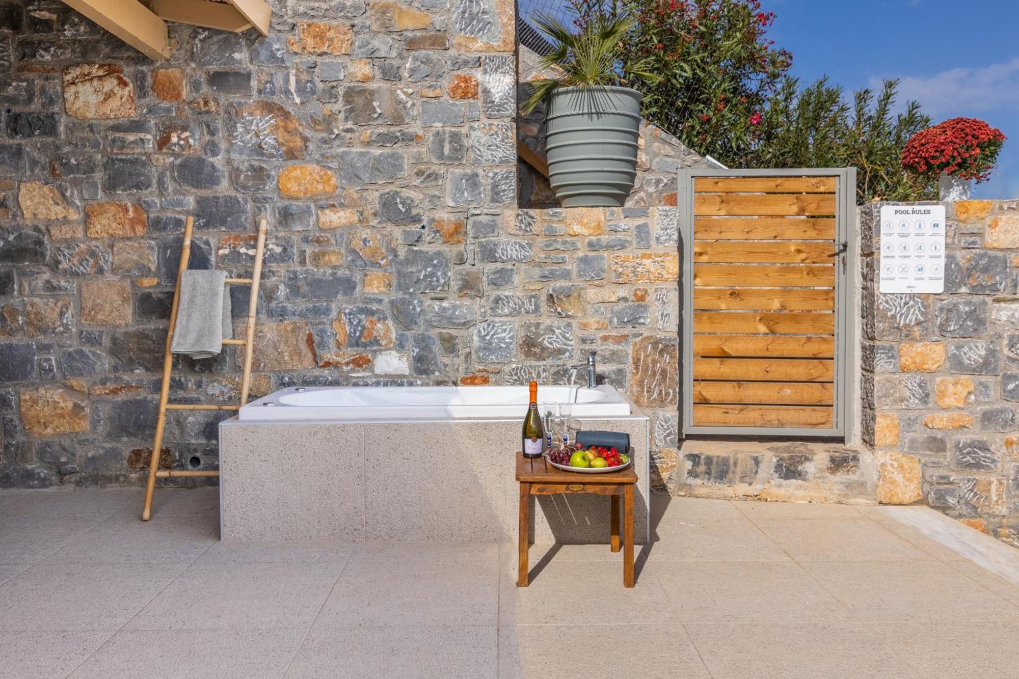 Rocca Al Mare Seaside Villa