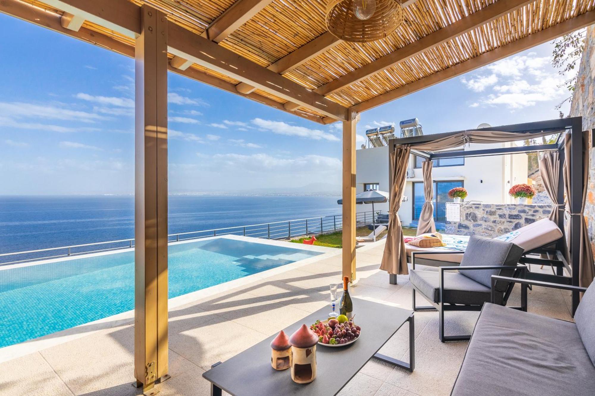 Rocca Al Mare Seaside Villa *