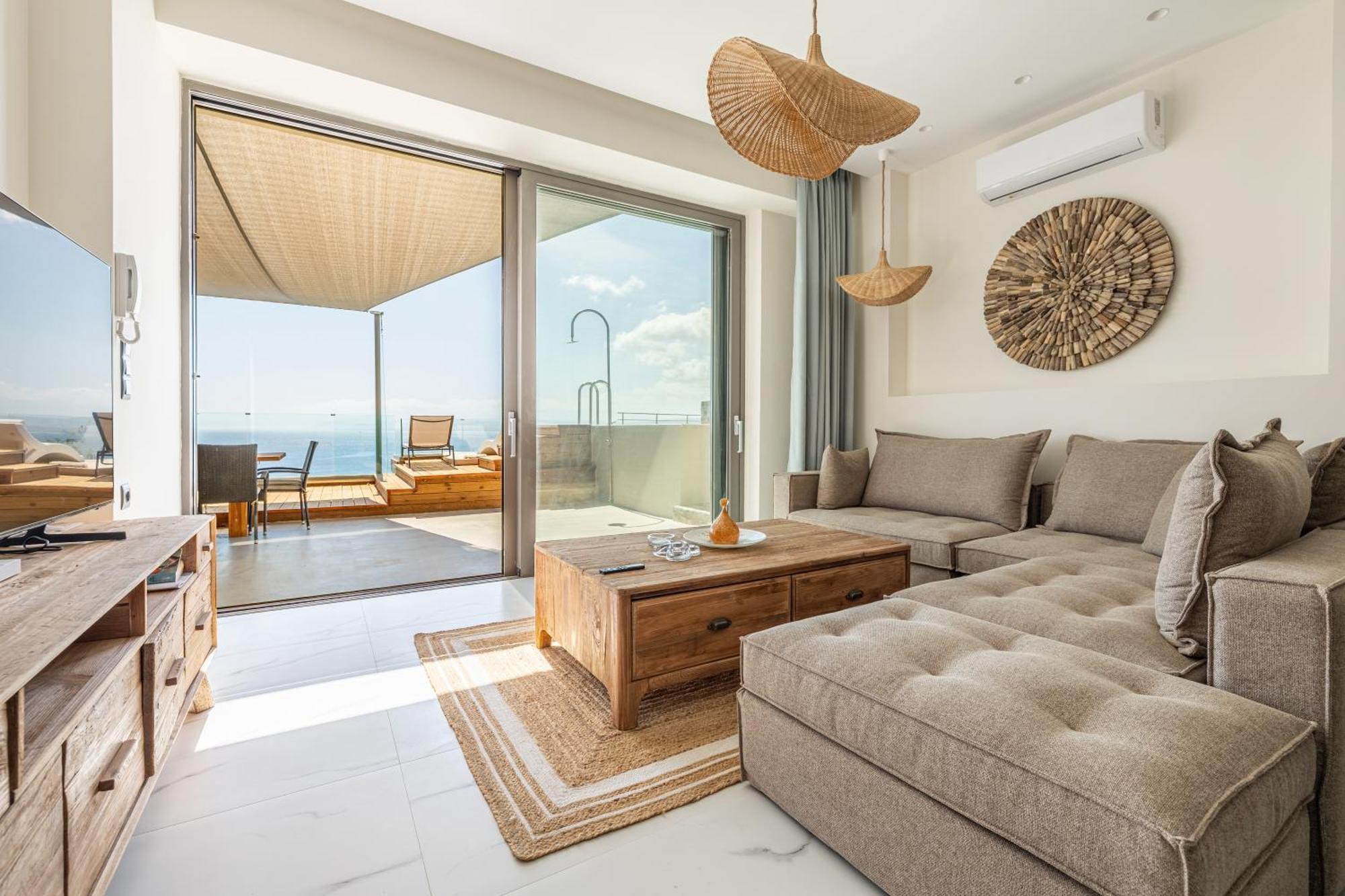 Rocca Al Mare Seaside Villa *