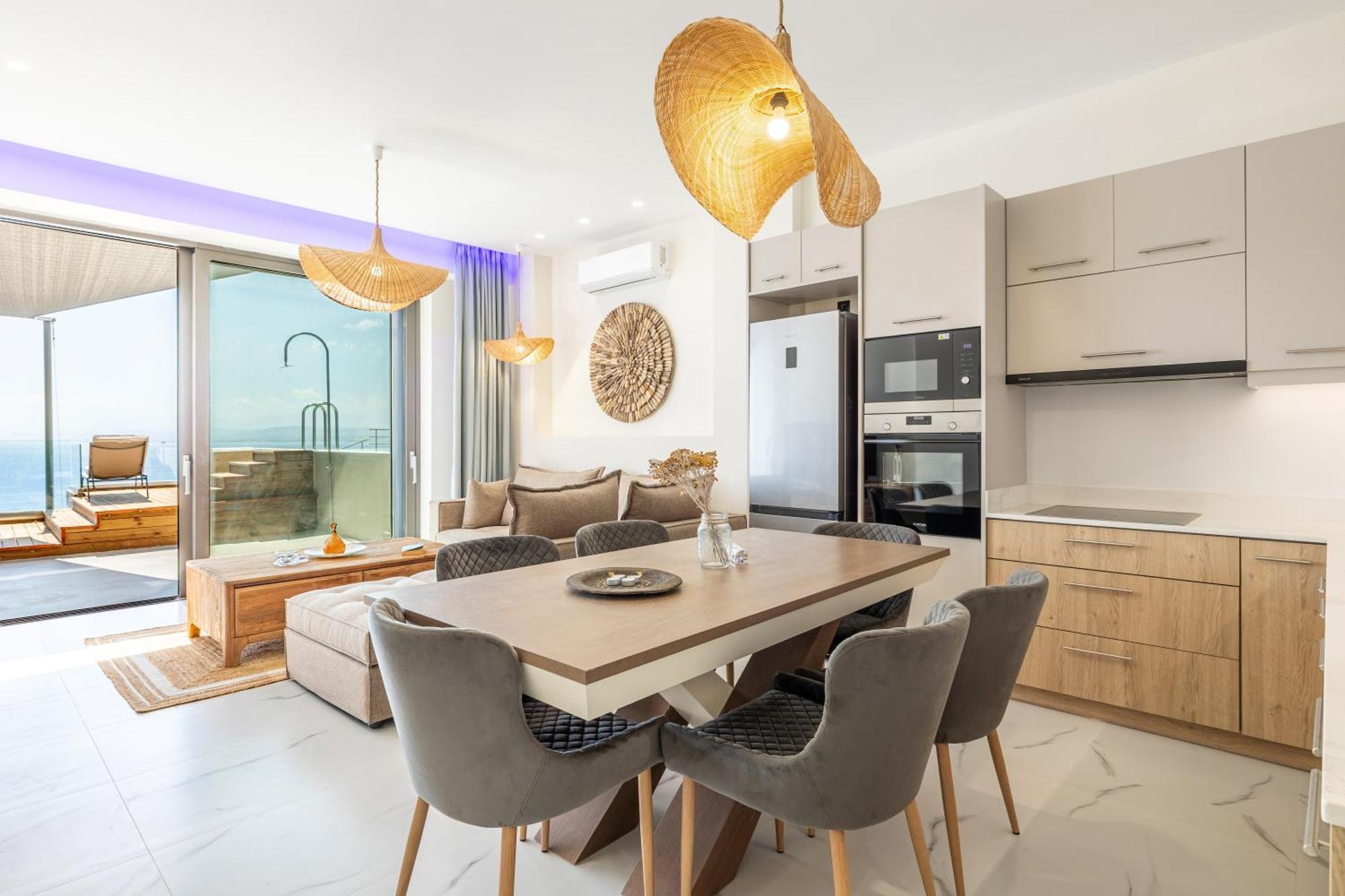 Rocca Al Mare Seaside Villa