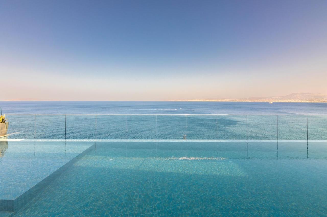 Rocca Al Mare Seaside Villa *