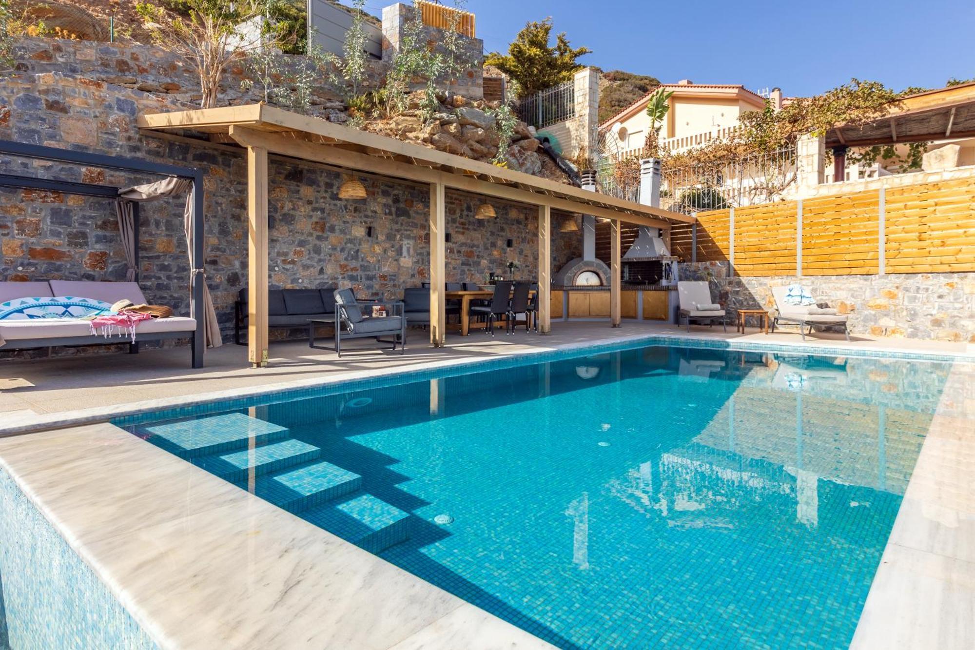 Rocca Al Mare Seaside Villa